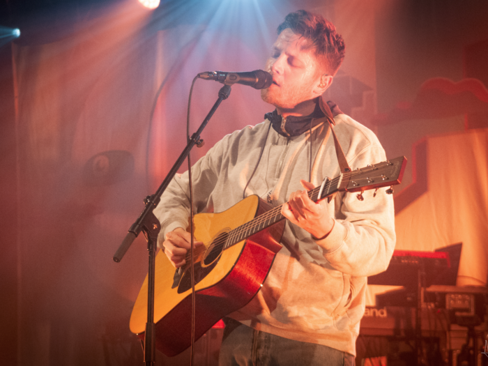 Live music – intimate concert